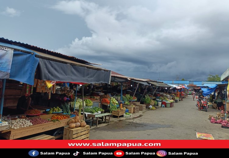 Pasar Murah Pemkab Mimika Banting Harga, Penghasilan Pedagang Pasar Sentral Merosot
