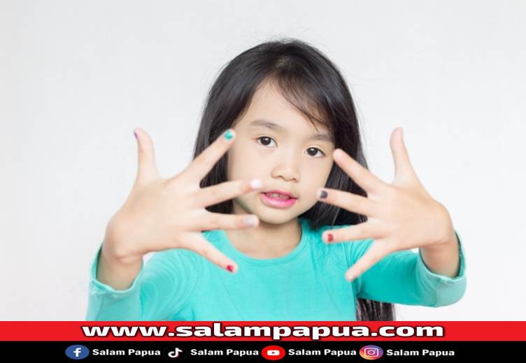 Amankah Anak Menggunakan Kuteks?