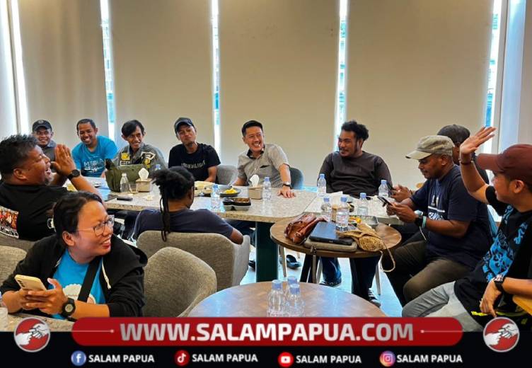 Satgas Damai Cartenz Perkuat Hubungan Dengan Insan Pers Di Timika