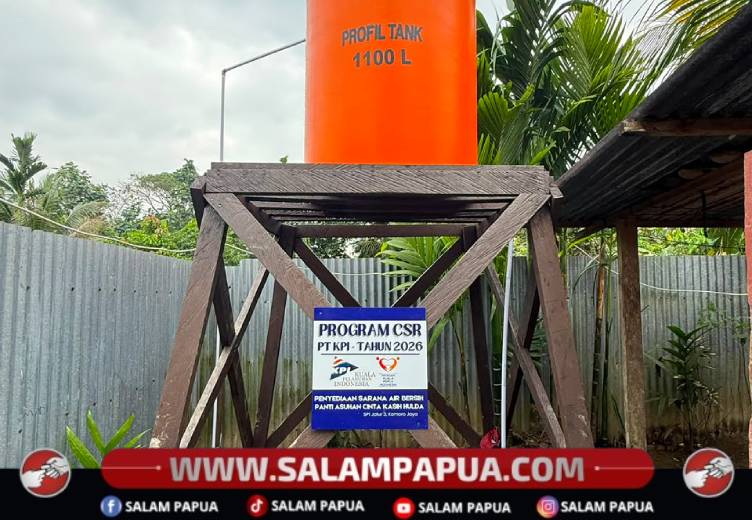 Program air bersih hadir untuk menjawab kebutuhan dasar anak-anak di Panti Asuhan Pendampingan Anak Cinta Kasih Hulda, SP 1 Jalur 3, Kampung Mandiri Jaya oleh CSR PT KPI (Salampapua.com/Dokumen CSR PT KPI)