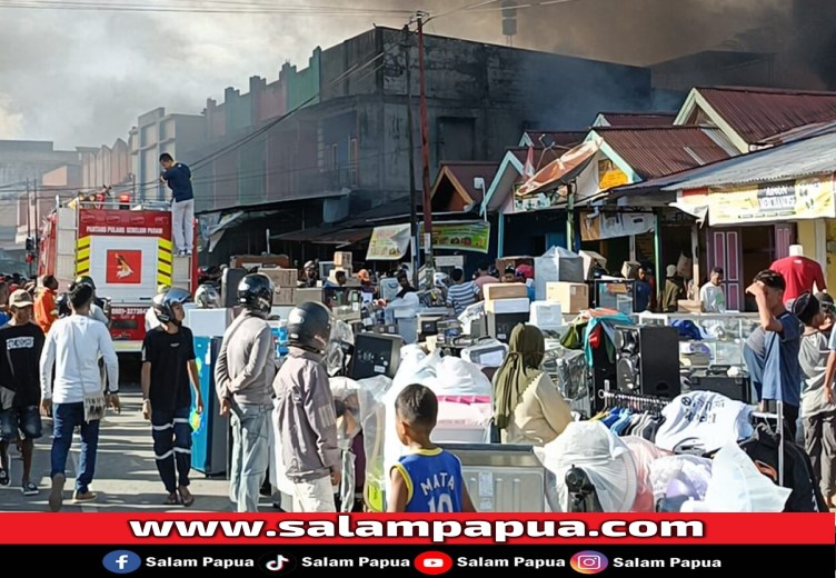 Kebakaran Di Jalan Ki Hadjar Dewantara Timika, Api Merambat Hanguskan Kios Di Depan Bank Papua