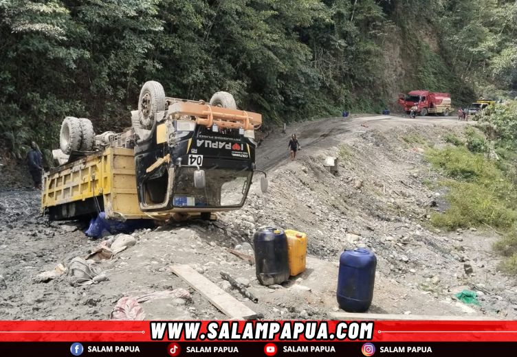 Lagi! Truck Terguling Di Jalan Trans Kilometer 141 Nabire-Paniai