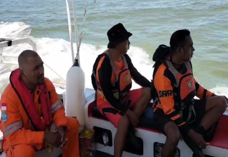 Dua Penumpang Long Boat Hilang Setelah Diterjang Ombak Di Pulau Puriri Timika