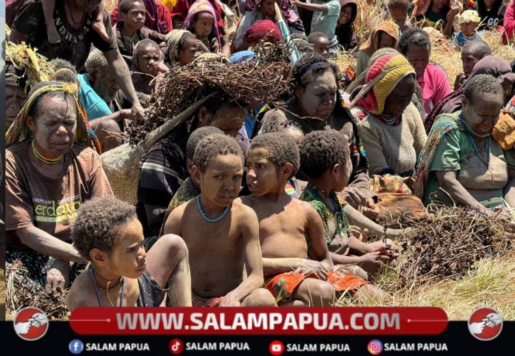 Kondisi masyarakat di Distrik Wutpaga Nenggeagin, Kuyawagi, yang mengalami dampak kekeringan dan kesulitan pangan saat menunggu penyerahan bantuan, Kamis (27/8/2026)(Salampapua.com/Dokumen Humas Pemkab Nduga)