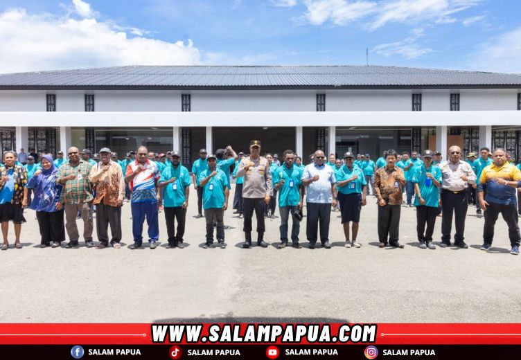 Gubernur Papua Tengah Lepas 120 OAP Peserta Pelatihan Kerja Ke Luar Papua