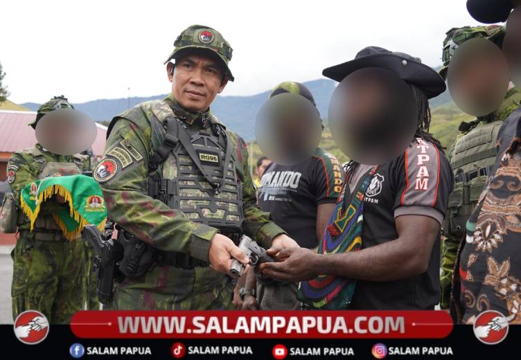 Pilih Kembali Ke Masyarakat, Anggota OPM Puncak Jaya Serahkan Senjata