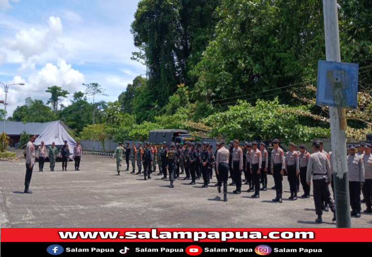 Ratusan Personel Polisi Dan Brimob Amankan Pelantikan Anggota DPRD Mimika