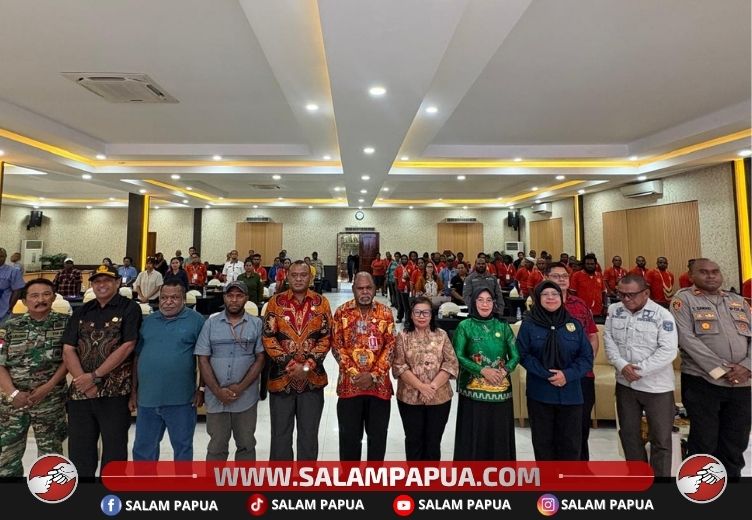 Foto bersama usai pembukaan Musrenbang Distrik Kwamki Narama (salampapua.com/Evita)