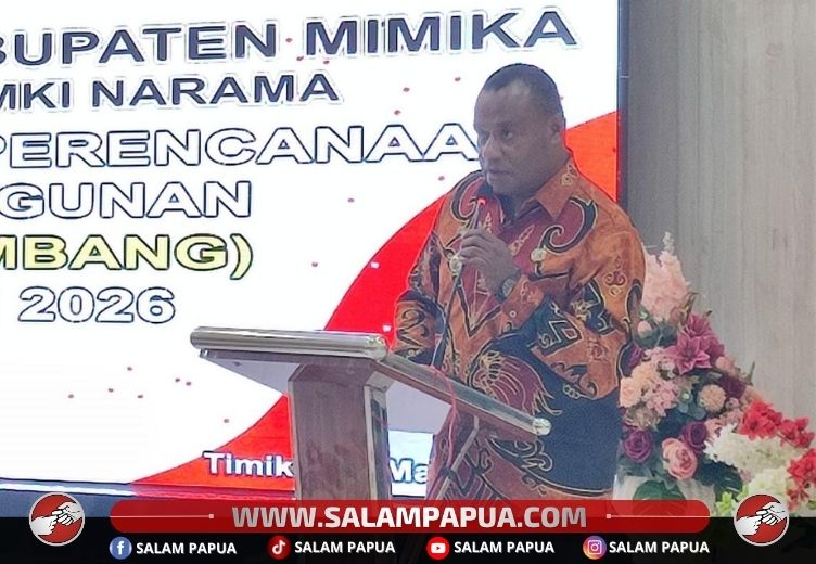 Sambutan Kepala Distrik Kwamki Narama, Edwin Hanuebi (salampapua.com/Evita)